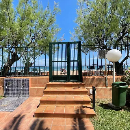 Tetom Primera Linea De Playa Apartment Denia